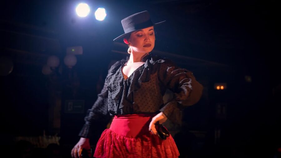Madrid: Flamenco Show&Drink at Tablao 1911 (World's Oldest) - A welcome drink, but no dinner