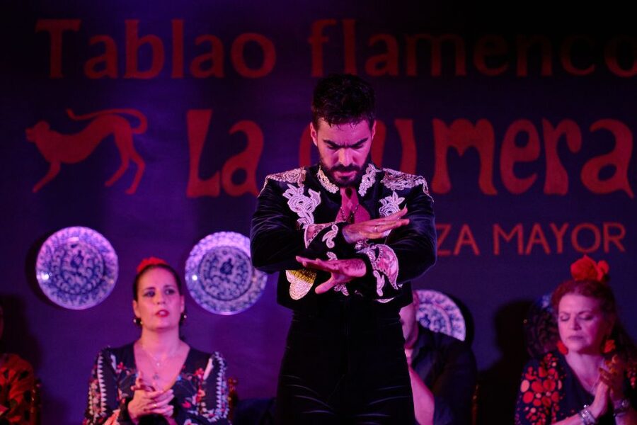 Madrid: Flamenco Show La Quimera with Drinks & Dinner Option - La Quimera’s small-room approach to flamenco