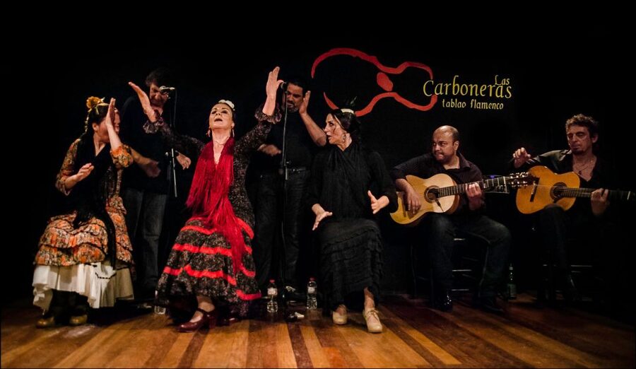 Madrid: Flamenco Show with Tapas and Wine Tour - Plaza Mayor and the walk toward Barrio de las Letras
