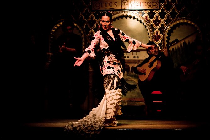 Madrid: Flamenco Show with Tapas or Drink in Tablao Las Tablas - The room, the stage, and your view