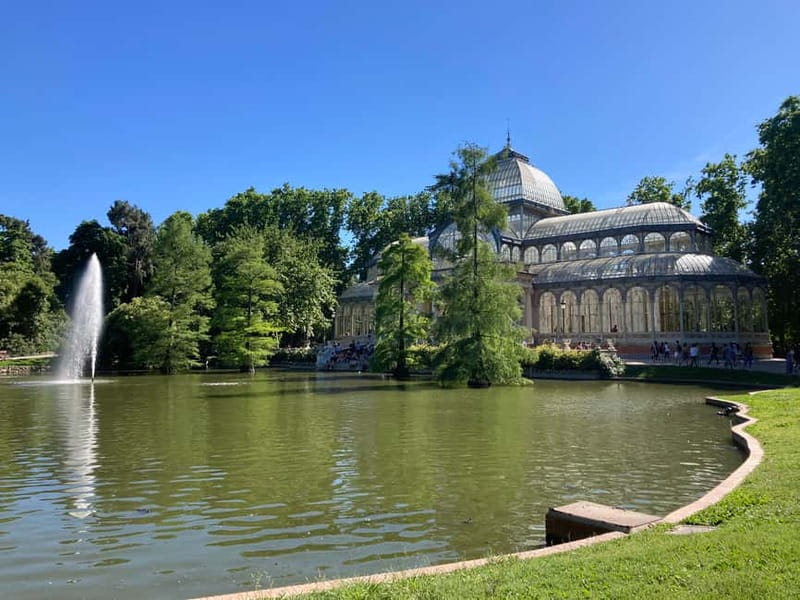 Madrid: Flow Yoga class in Retiro Park - Choosing the Right Time for Your Day