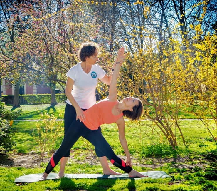 Madrid: Flow Yoga class in Retiro Park - What the One-Hour Session Feels Like
