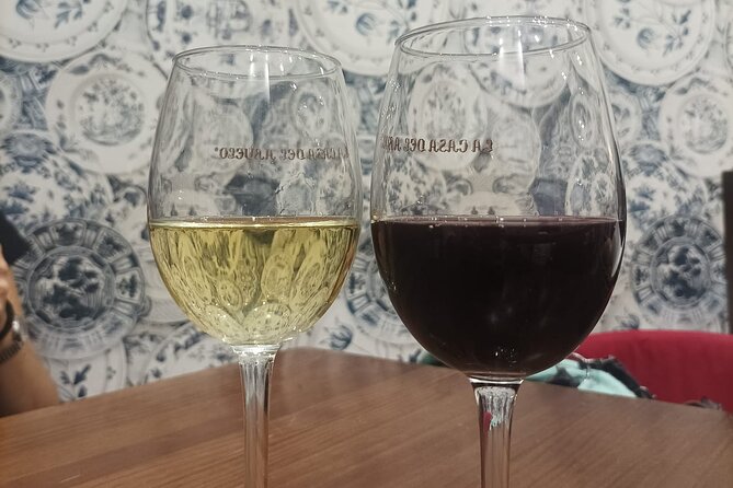 Madrid Food Tour: Tapas, Drinks and Delights with a Local - Tortilla de patatas near Plaza de Jacinto Benavente