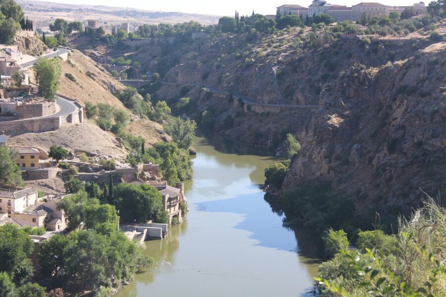 Madrid: Full-Day Guided Tour of Toledo with Cathedral Visit - How the bus and guided format affect value
