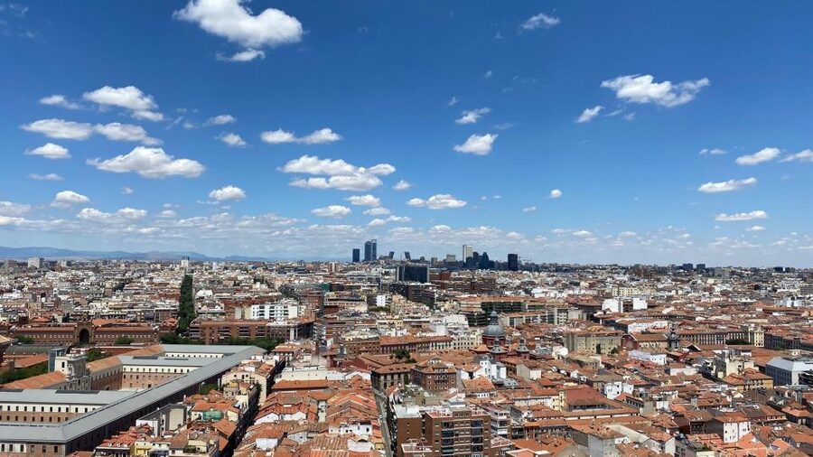 Madrid: Gran Vía Rooftops and Architecture Tour - Why Gran Vía works so well from above