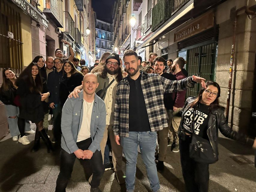 Madrid: Guided Pub Crawl Madrid Experience and Club Entry - Games, dancing, and meeting people fast