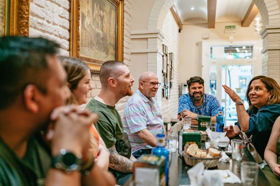 Madrid: Guided Tapas Tour with Tastings and Drinks - The guide shapes the whole evening
