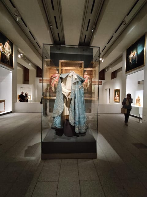 Madrid: Guided Tour of the Royal Collections Gallery - A few practical ways to enjoy the route