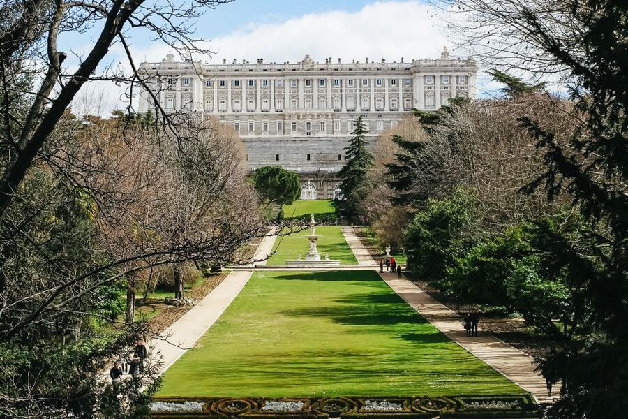 Madrid: Guided Tour of the Royal Palace with Fast Access - Practical tips for a smoother visit