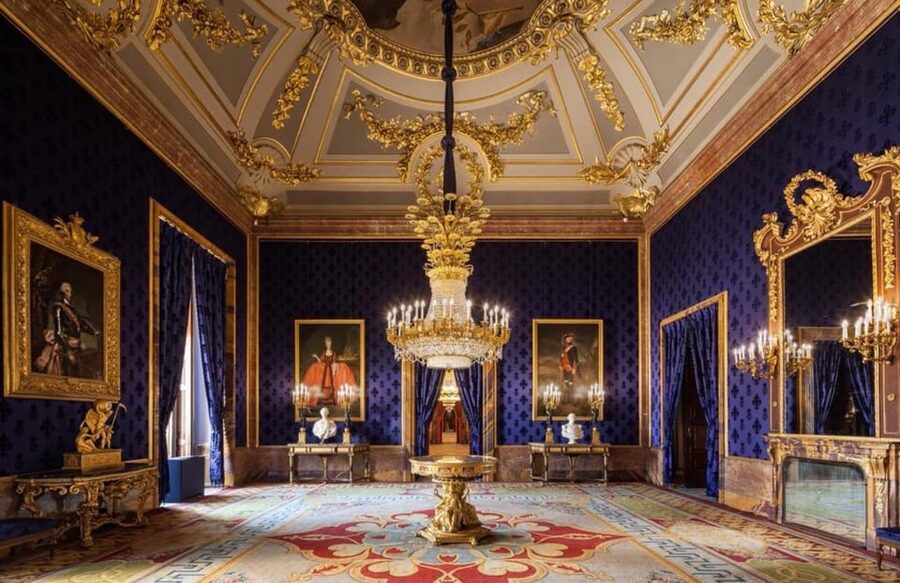 Madrid: Guided Tour of the Royal Palace with Fast Access - Inside a palace of more than 3,000 rooms
