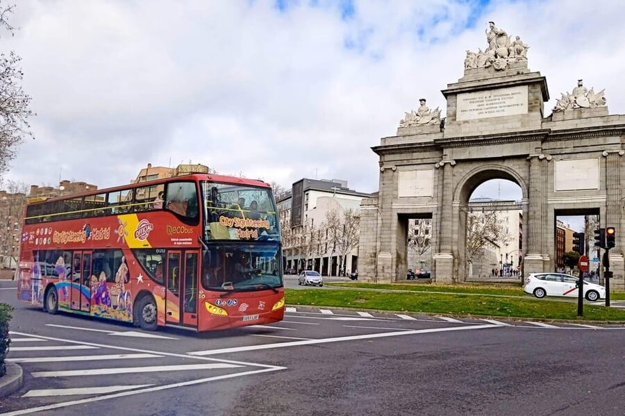 Madrid: Guided Tour to Toledo - Reaching Toledo from Madrid by coach