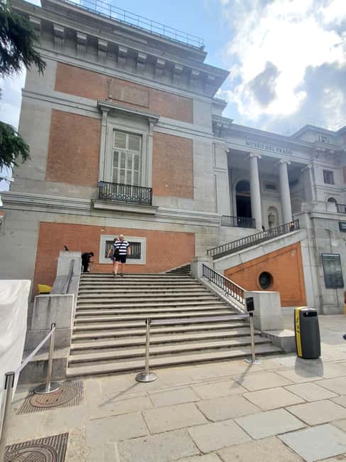 Madrid: guided visit to the Museo del Prado with a native Italian tour guide - The Italian guide and the human touch