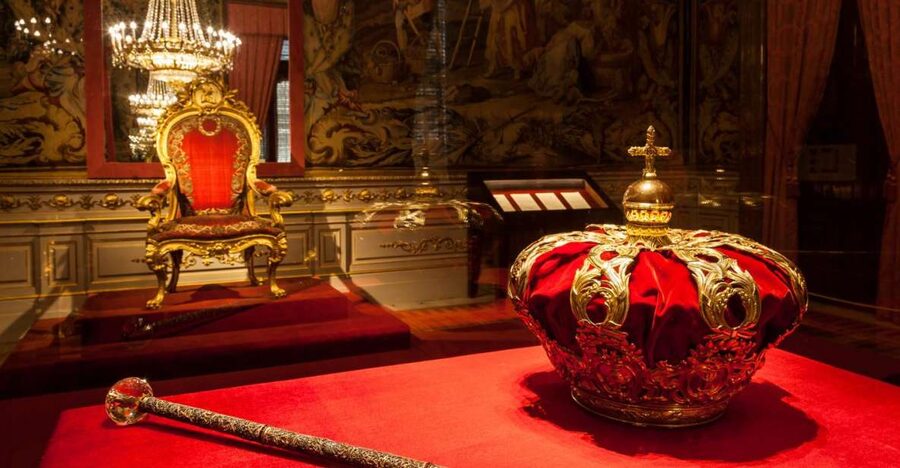 Madrid: Guided Visit to the Royal Palace - The separate entrance and palace security