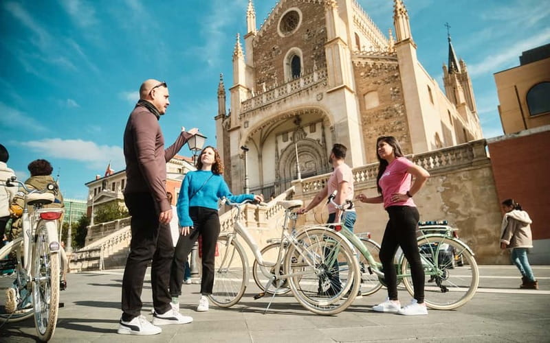 Madrid: Highlights Guided Vintage Bike Tour and Tapas Option - Puerta del Sol and the city’s central pulse