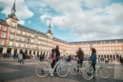 Highlights Guided Vintage Bike Tour and Tapas Option