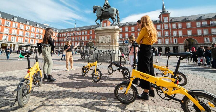 Madrid: Highlights & Parks with Electric Bike Private Tour - Plaza de España and the Royal Palace area