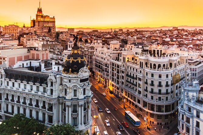 Madrid Highlights Private Tour with Prado Museum & Royal Palace - Coffee in an old art studio