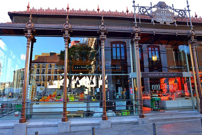 Madrid Highlights Private Tour with Prado Museum & Royal Palace - Lunch and Spanish flavors