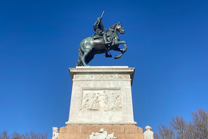 Madrid Historic with an architect : Arabs, Austrias and Bourbons - San Miguel Market and a practical pause
