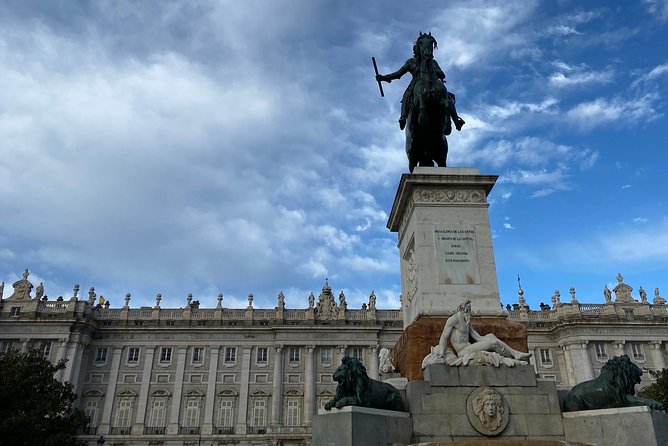 Madrid Historic with an architect : Arabs, Austrias and Bourbons - Plaza Mayor and Madrid’s public life