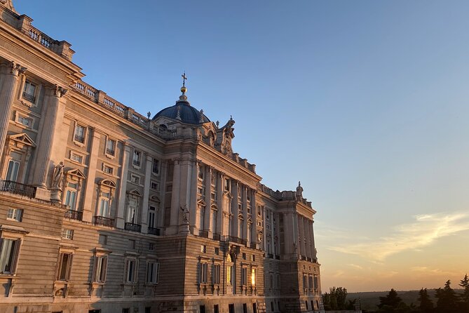 Madrid Historic with an architect : Arabs, Austrias and Bourbons - Reading the Royal Palace from the outside