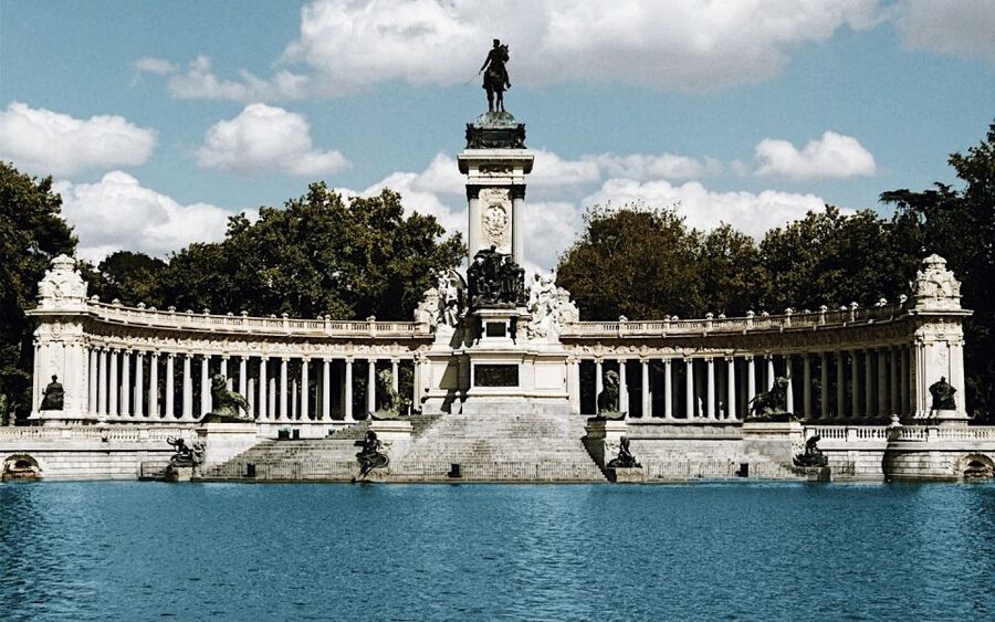 Madrid: Historical Center 2.5-Hour Guided Walking Tour - What $50 buys you