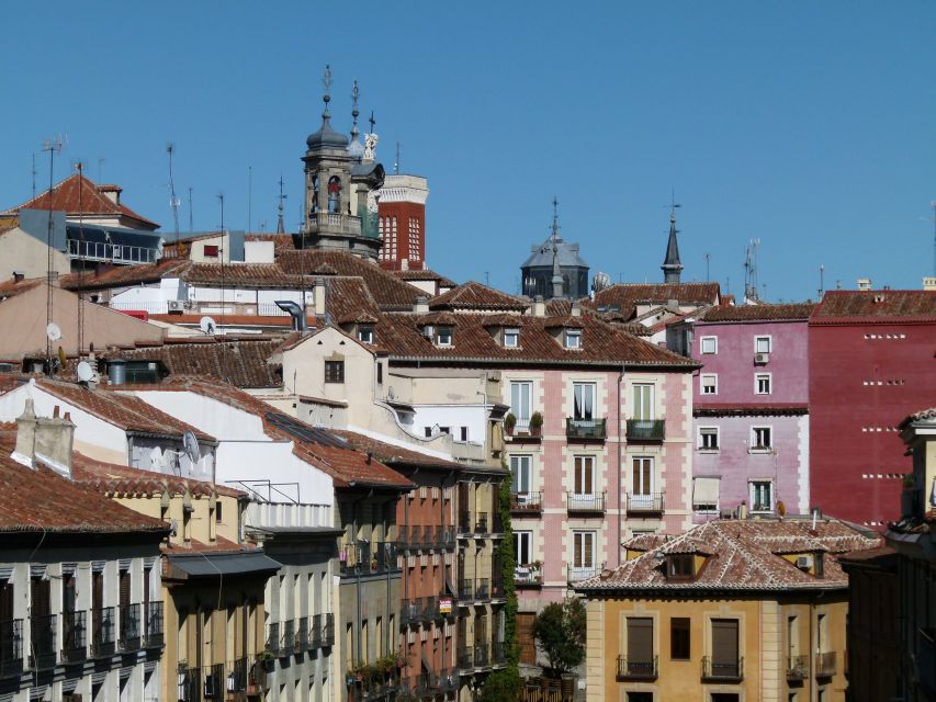 Madrid Historical Centre & Old Town Walking Tour in French - San Ginés and the churros decision