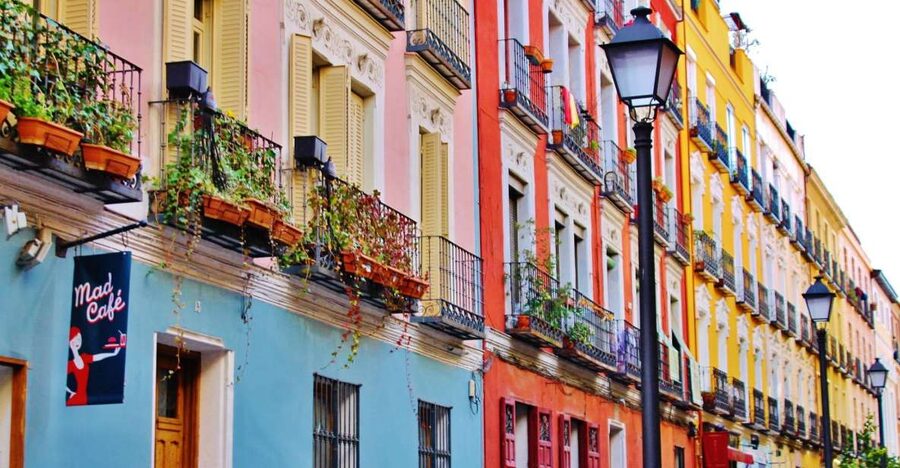 Madrid Historical Centre & Old Town Walking Tour in French - A history lesson built around questions