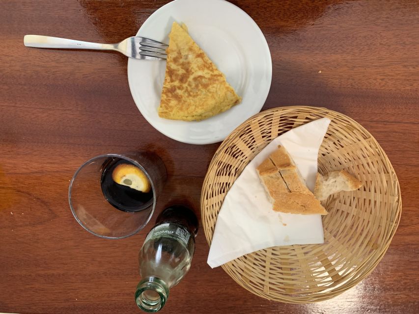 Madrid: History of Tapas Walking Tour and Tasting - What the guide adds