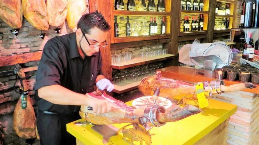 Madrid: Iberico Ham and Spanish Wine Small-Group Food Tour - Why Iberian ham deserves a closer look