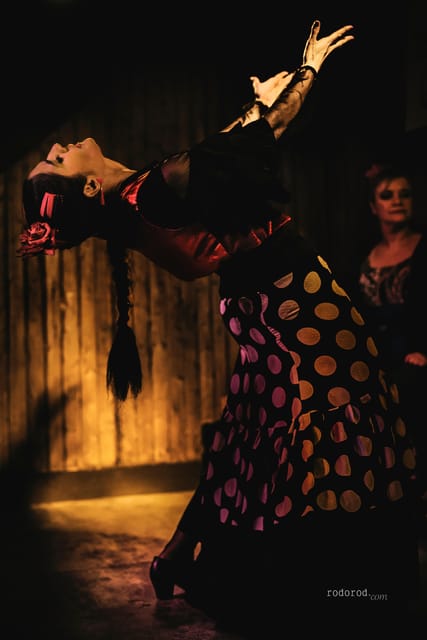 Madrid: Local Flamenco Show at El Cortijo - Why this small Madrid tablao works so well