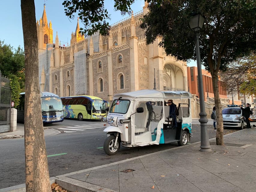 Madrid: Make your own 60 minutes tuk tuk tour - Who will get the most from this ride?