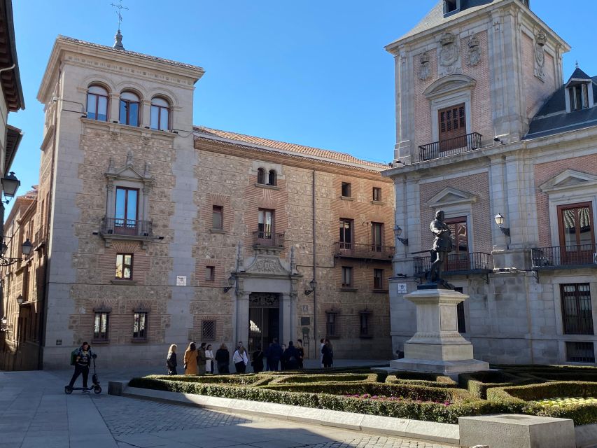 Madrid: Monastery of Descalzas Reales Tour with Tickets - Practical planning for your visit