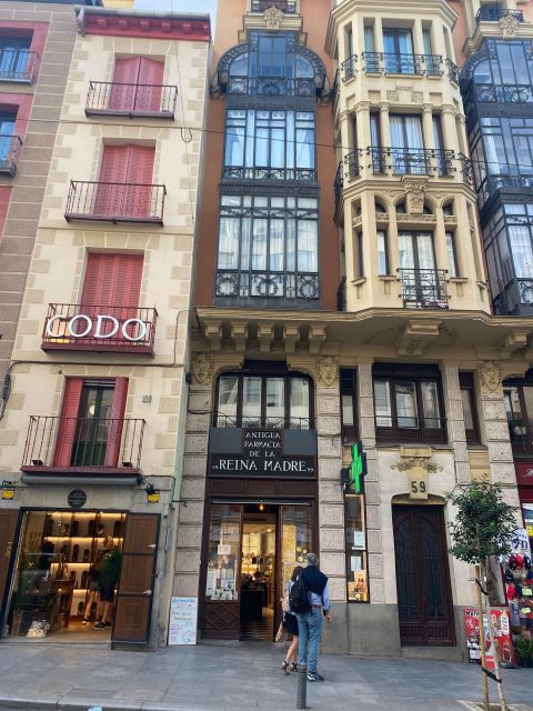 Madrid: Monastery of Descalzas Reales Tour with Tickets - Skip-the-line access and the real value of the price