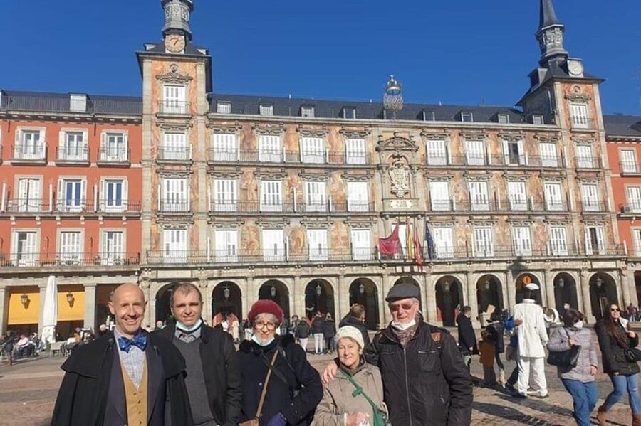 Madrid: Must-See Attractions Walking Tour - Starting near Plaza de Isabel II
