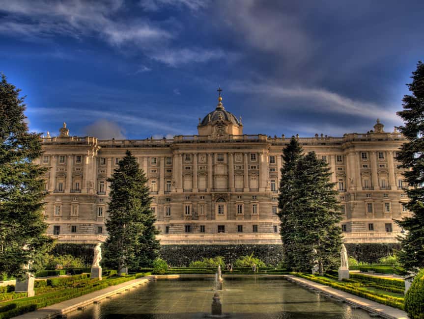 Madrid Must-see with Atardeder at the Debod Temple - Plaza de la Armería and Almudena Cathedral
