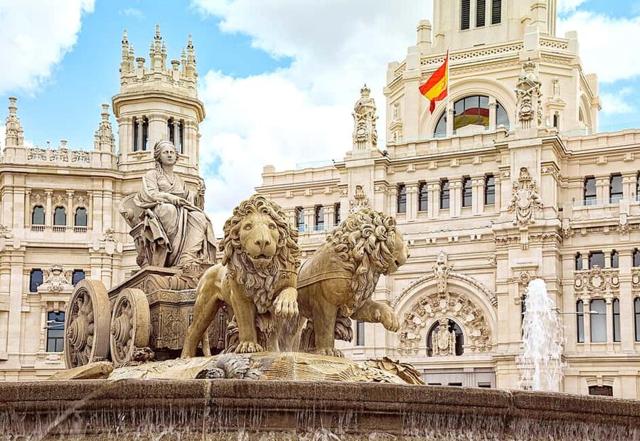 Madrid Must-see with Atardeder at the Debod Temple - The Royal Palace area without palace entry