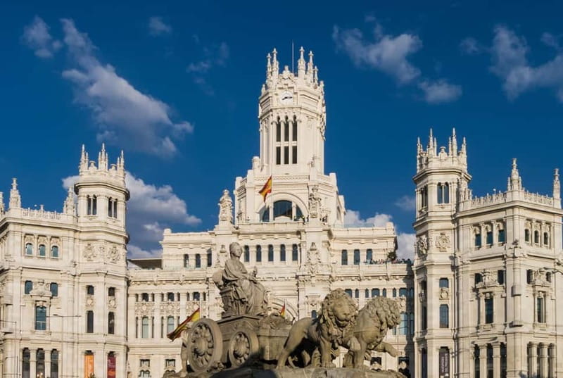 Madrid: Old Town, Poets District, and Royal Palace Tour - Who should book this experience?