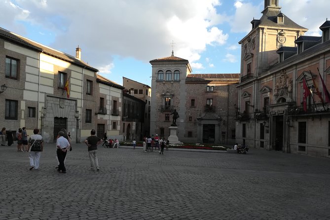 Madrid Old Town Private Walking Tour - Starting at Plaza de Isabel II