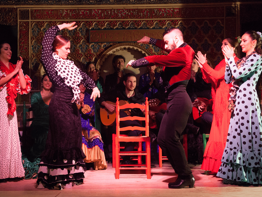 Madrid: Old Town Walking Tour and Flamenco Show - A Madrid evening that moves from palace streets to flamenco