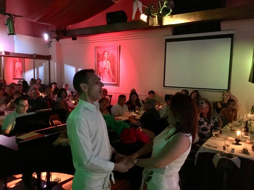 Madrid: Opera and Zarzuela Show and Dinner - La Castafiore, where the waiters take the stage