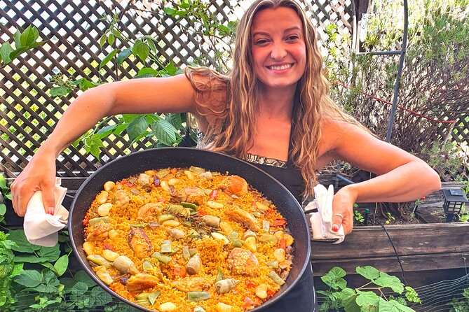 Madrid: Paella & Sangria Classes- Seafood, Chicken & Vegan option - Tapas Before the Main Course