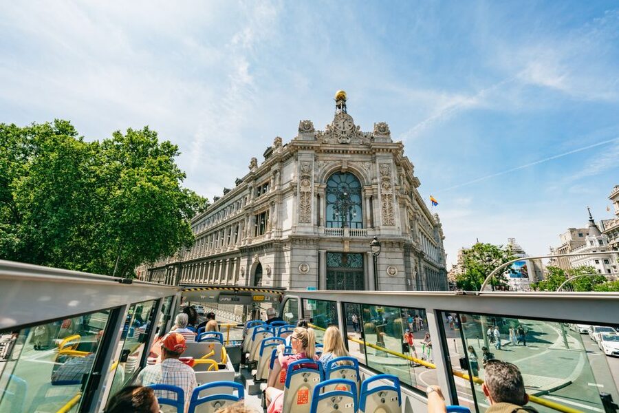 Madrid: Panoramic Route City Tour - Two routes, two very different Madrids