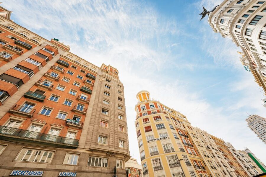 Madrid: Panoramic Route City Tour - Audio commentary and live guides