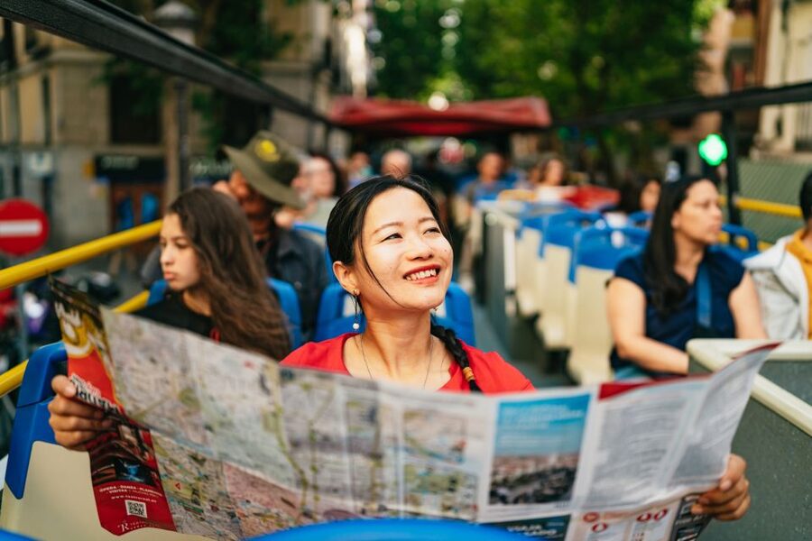 Madrid: Panoramic Route City Tour - The summer night route