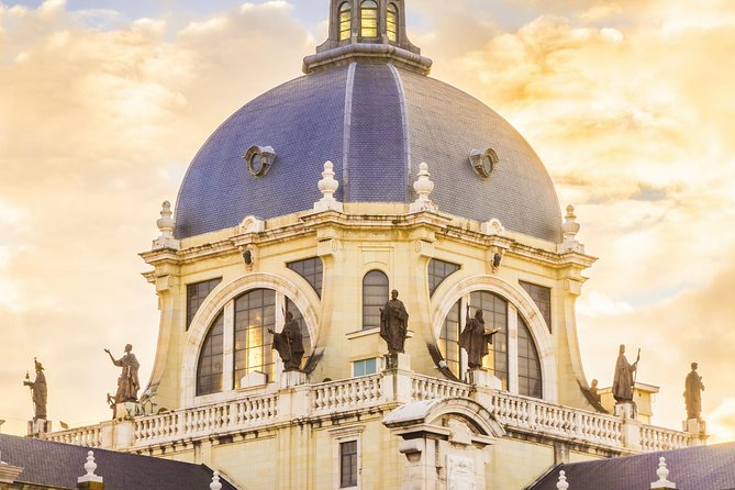 Madrid Panoramic Sightseeing Guided Tour - Timing, traffic, and seasonal conditions
