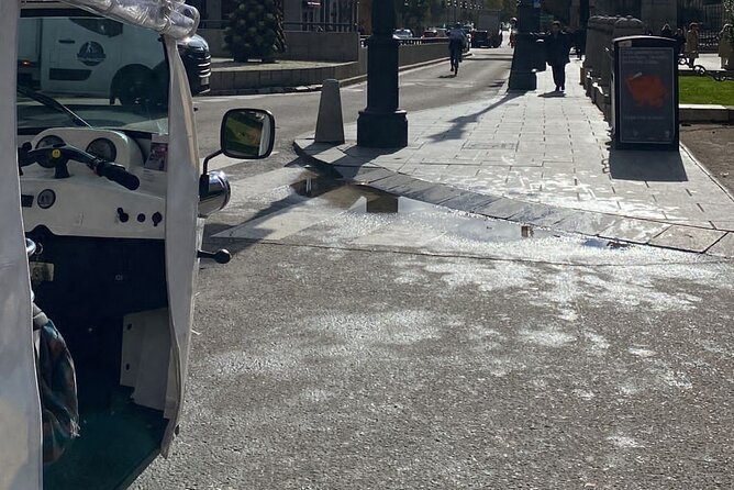 "Madrid : Panoramic views in Tuk Tuk" - The Literary Quarter and Madrid’s best-known writers