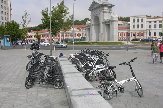 Madrid Parks Bike or e-bike Tour: Riverside & Casa de Campo - Madrid Río: a river park built over a traffic corridor