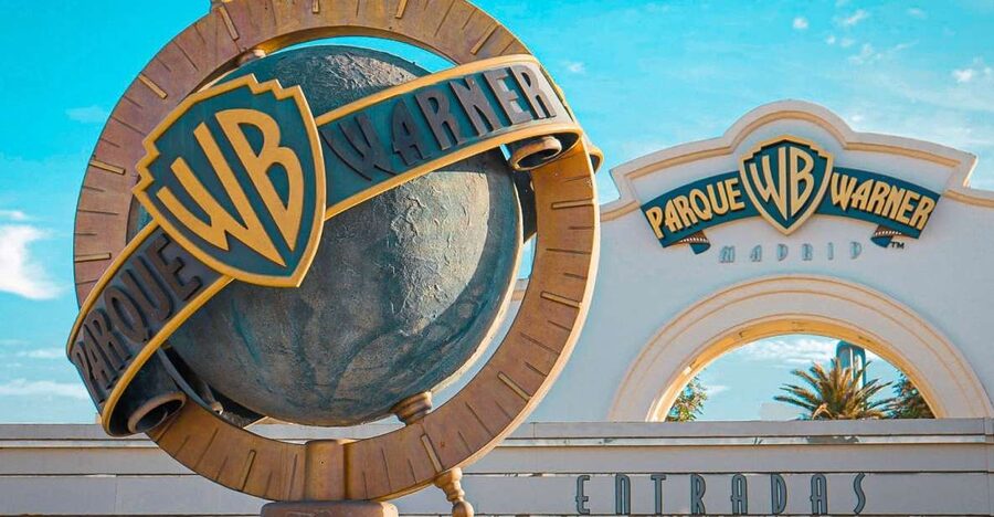 Madrid: Parque Warner Ticket and Roundtrip Transportation - Starting near Plaza Ramales