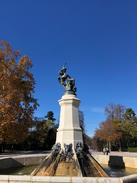 Madrid: Prado Avenue and Retiro Park Guided Walking Tour - Entering Retiro Park for the main walk